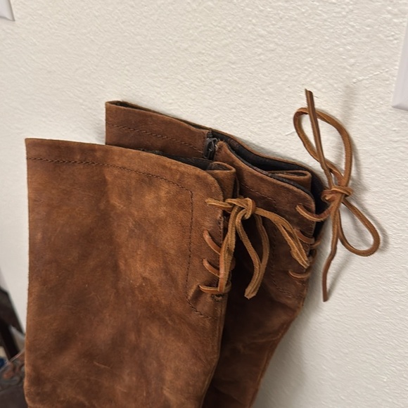 Born Hayden Boots in Rust Tobacco Distressed - Picture 9 of 16